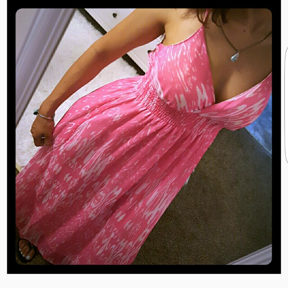 Dresses - Picture 3 of 4